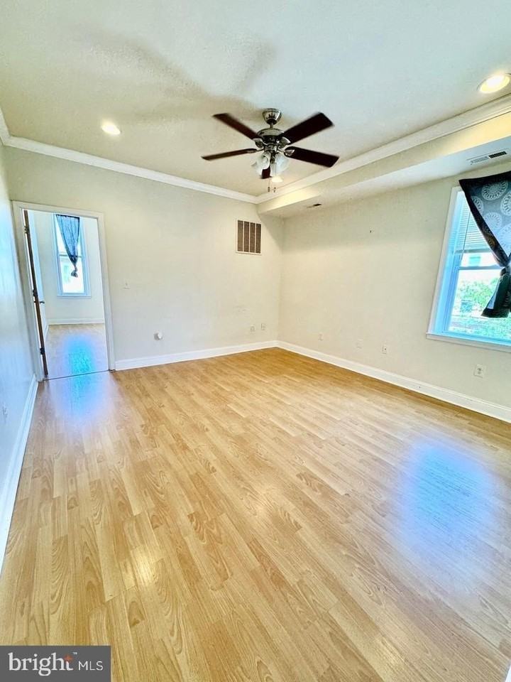 445 E Fort Ave - Photo 7 of 18