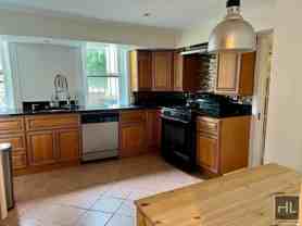 166 Hull St - Photo 1 of 1