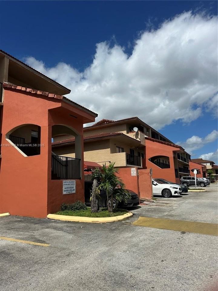 2301 W 60th St #A211 - Photo 3 of 29