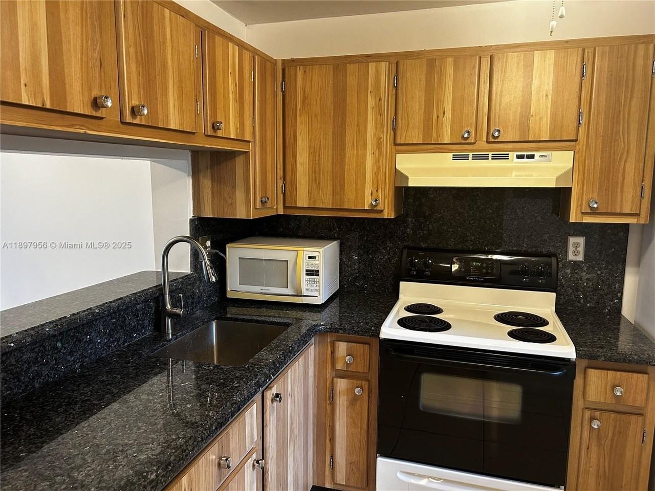 10855 Sw 112th Ave #311 - Photo 7 of 17