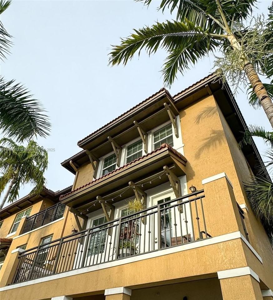 1006 Sw 147th Ave #10601 - Photo 2 of 38