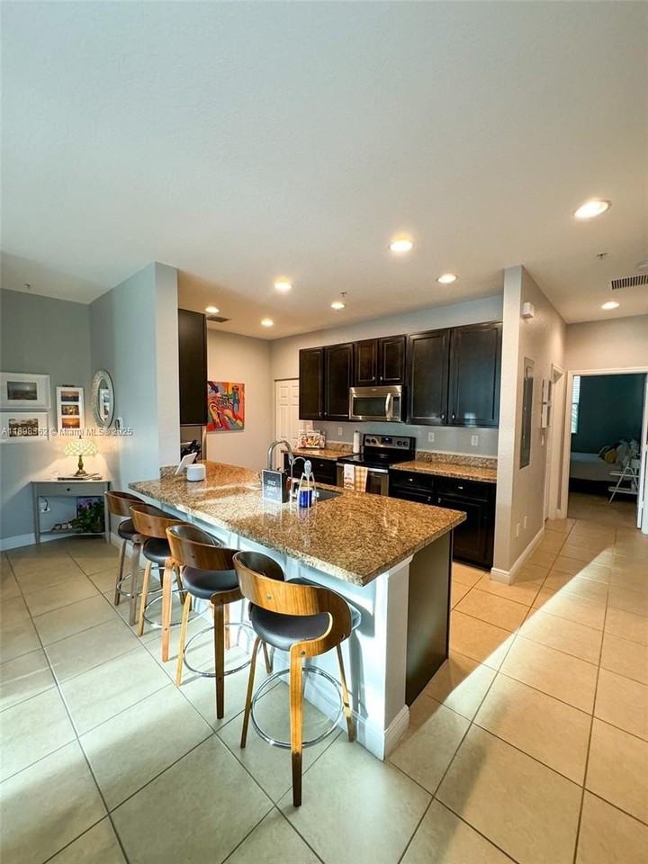 1006 Sw 147th Ave #10601 - Photo 7 of 38