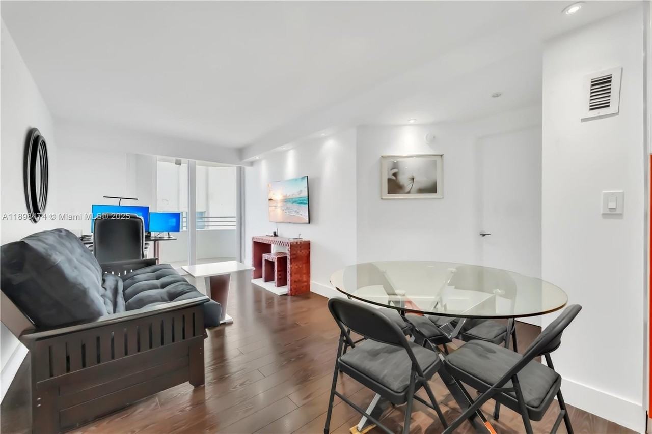 5555 Collins Ave #8P - Photo 6 of 28