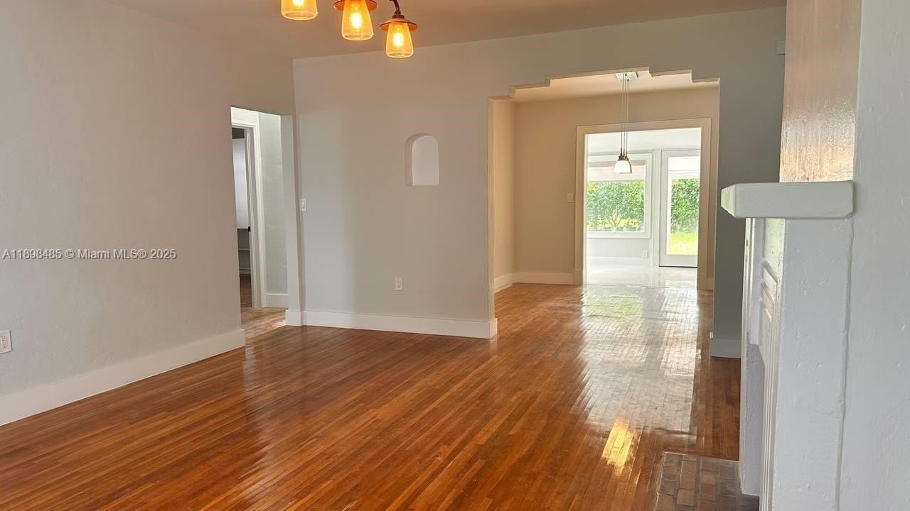 2474 Sw 24th Ter - Photo 7 of 44