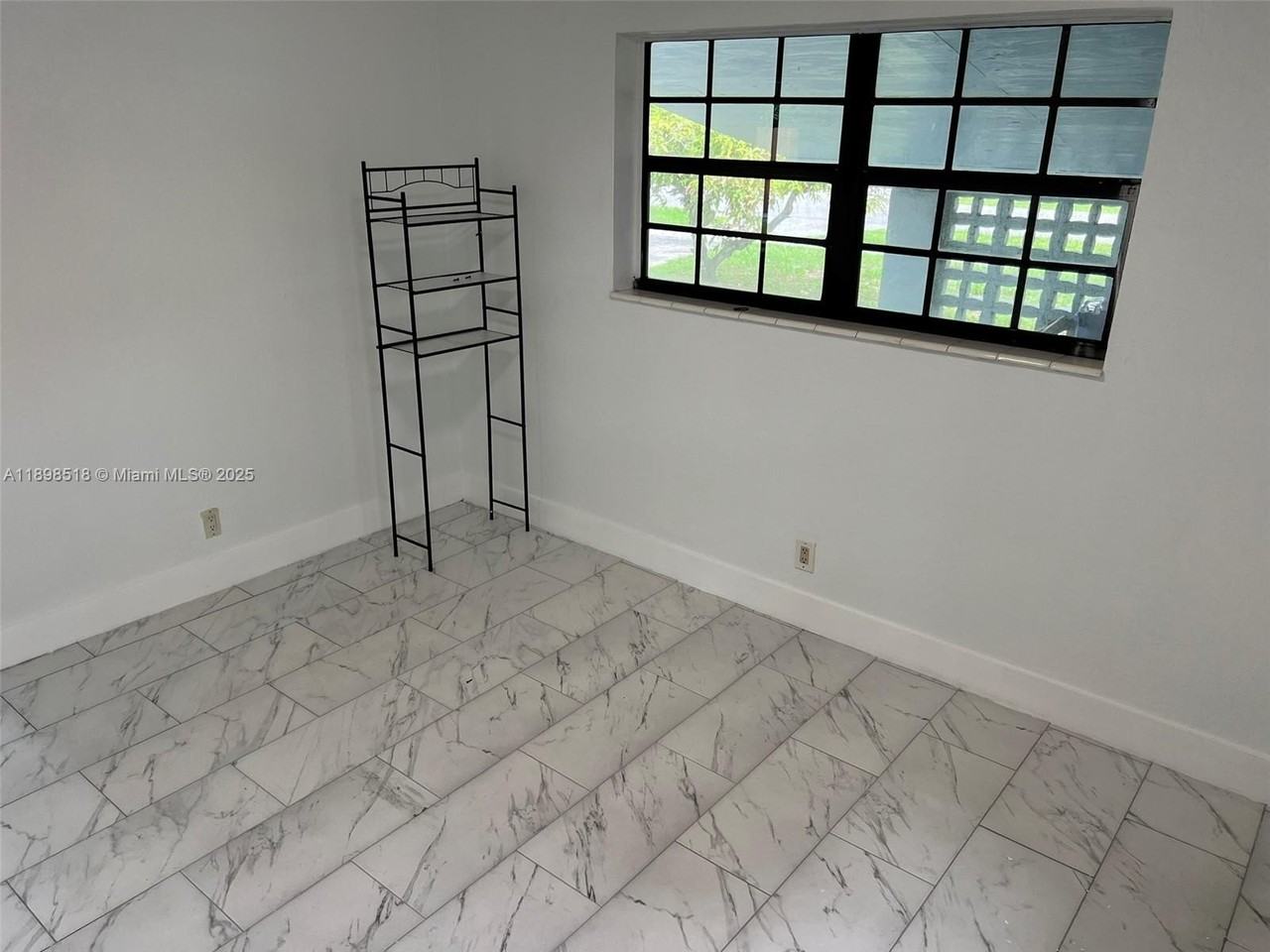 4421 Nw 33rd St #0 - Photo 4 of 27