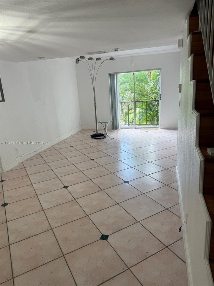 6705 N Kendall Dr #314 - Photo 4 of 24