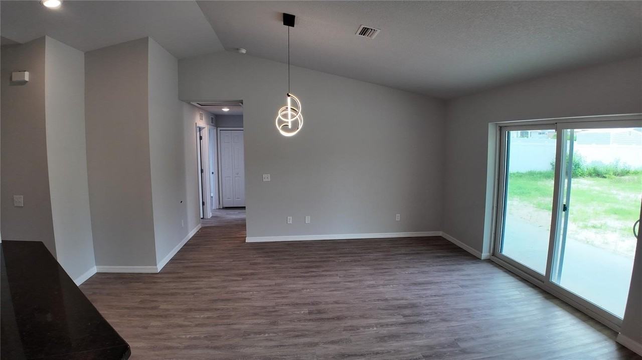 107 N Buchannon Ter - Photo 4 of 32