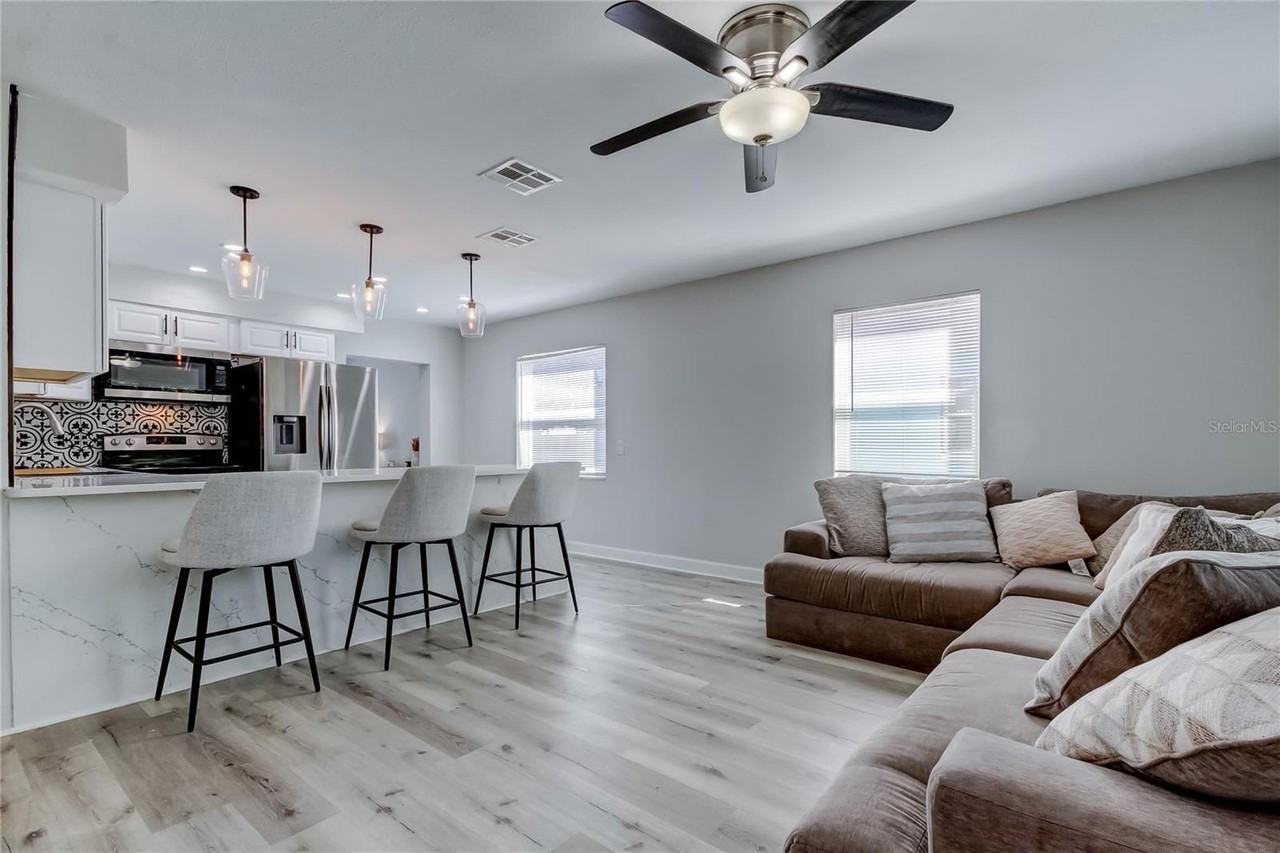 439 34th Ave N - Photo 2 of 40