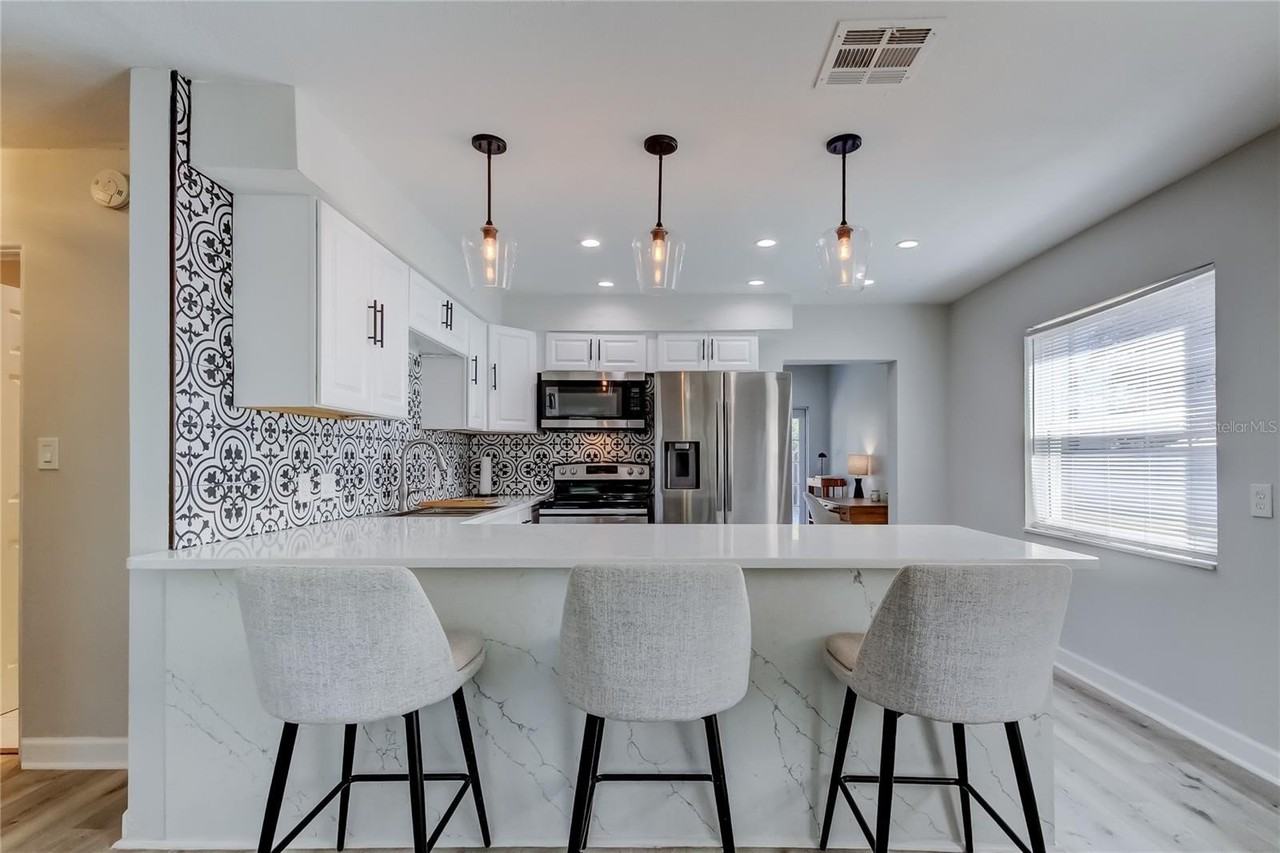 439 34th Ave N - Photo 7 of 40