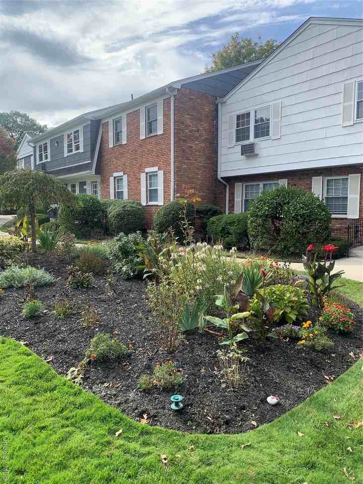 23 Doxbury Lane - Photo 2 of 26