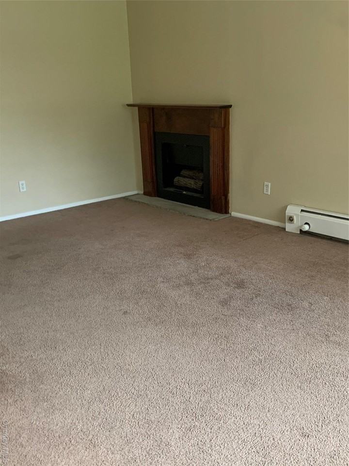 23 Doxbury Lane - Photo 6 of 26