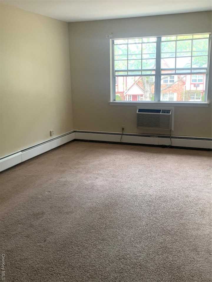 23 Doxbury Lane - Photo 7 of 26