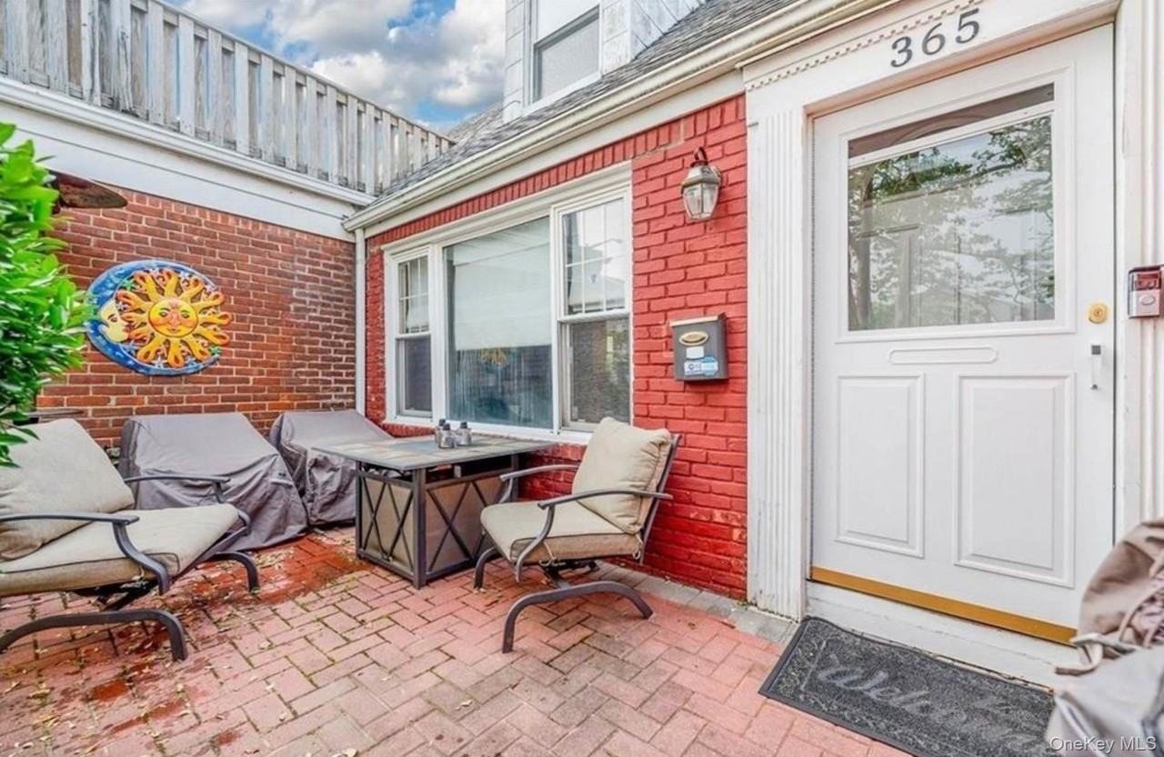 365 E Walnut St - Photo 2 of 18