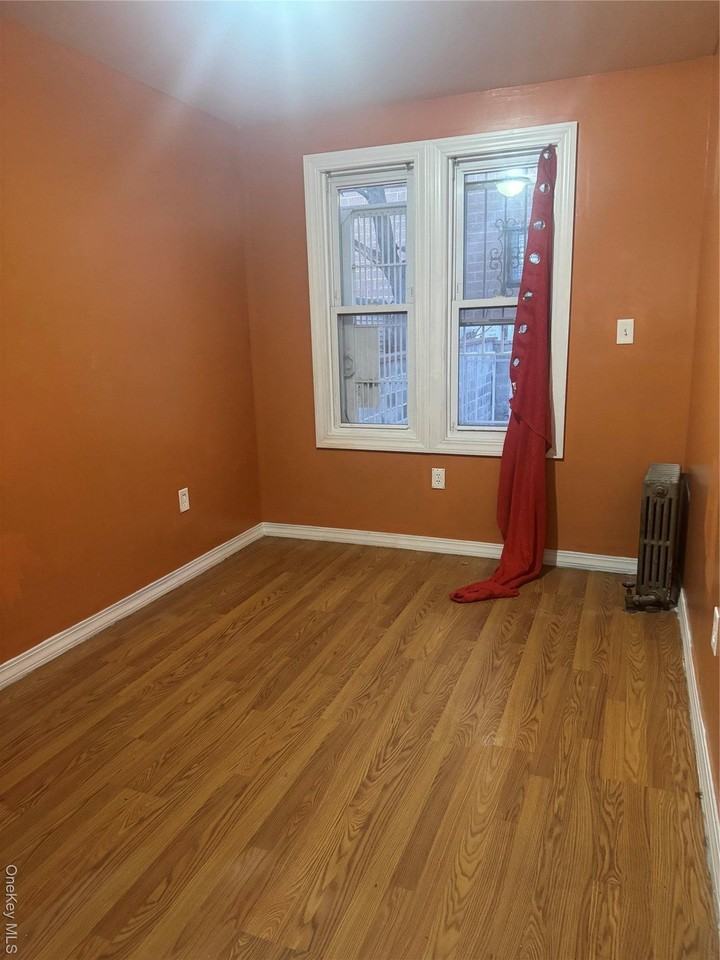 90 35 144th place #1st - Photo 6 of 8