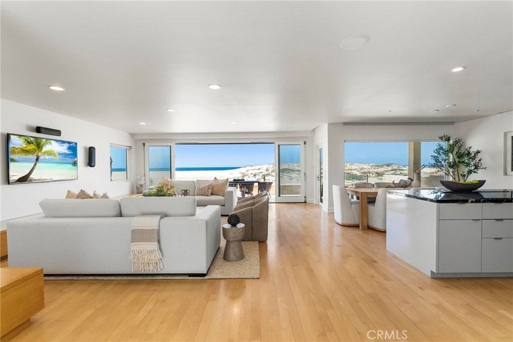 1554 E Oceanfront - Photo 3 of 50