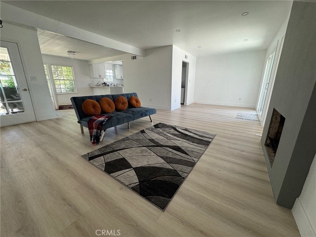 9501 Laramie Ave - Photo 3 of 12