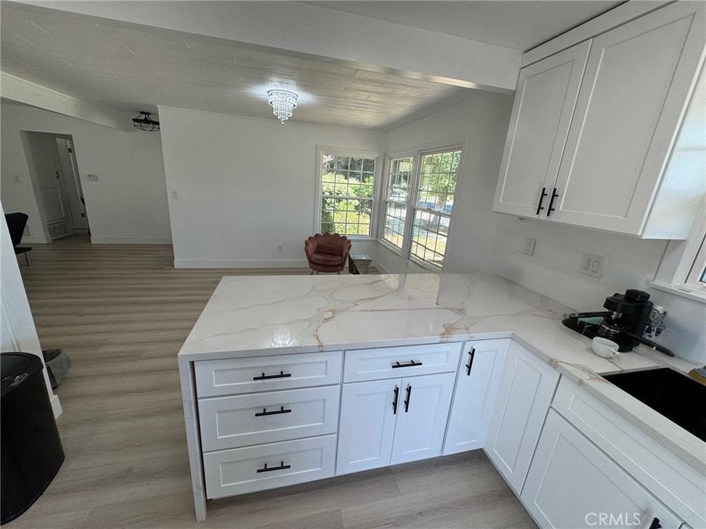 9501 Laramie Ave - Photo 4 of 12