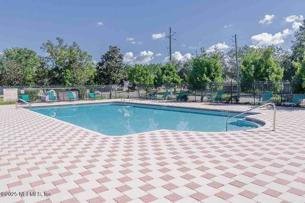 12001 Alexandra Dr - Photo 2 of 40