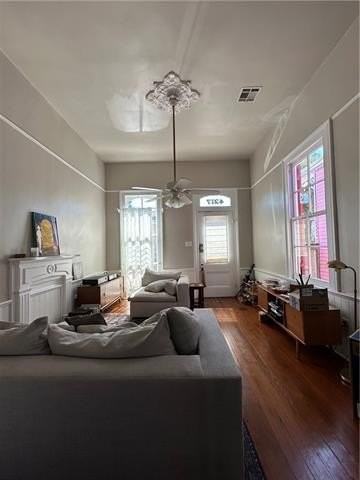 4217 Burgundy St - Photo 3 of 9