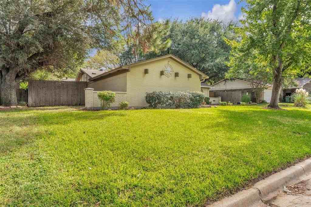 2401 San Diego Dr - Photo 2 of 28