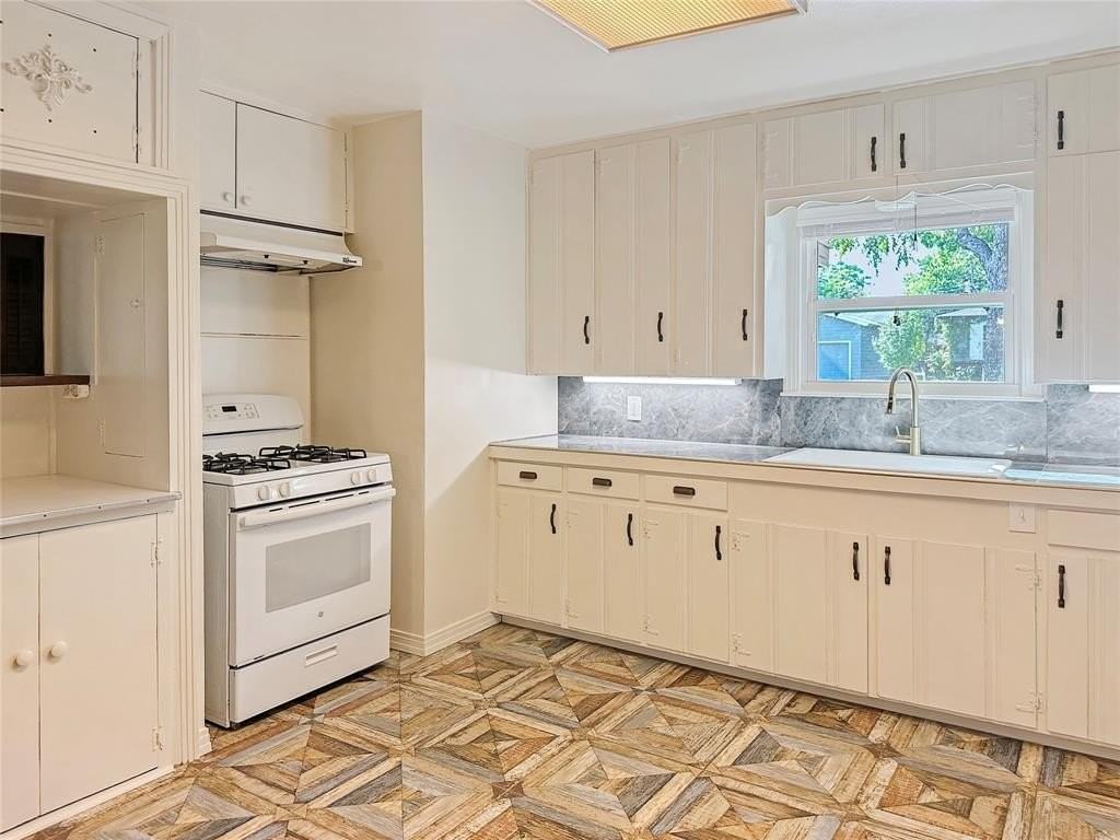 6713 Norma St - Photo 4 of 21