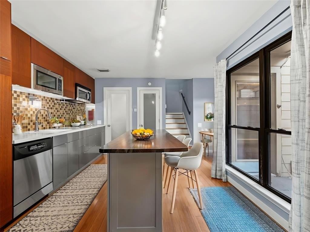 3935 Buena Vista Street #E - Photo 6 of 40