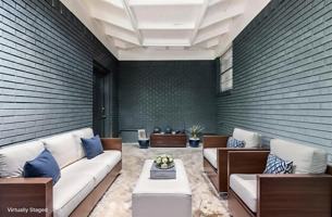 featured image of 309 E Travis St