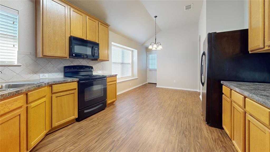 1329 Silver Maple Ln - Photo 4 of 18