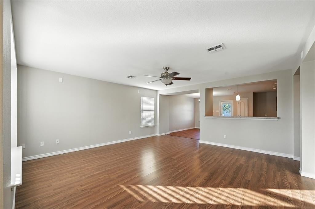 201 Dartmouth Dr - Photo 5 of 19