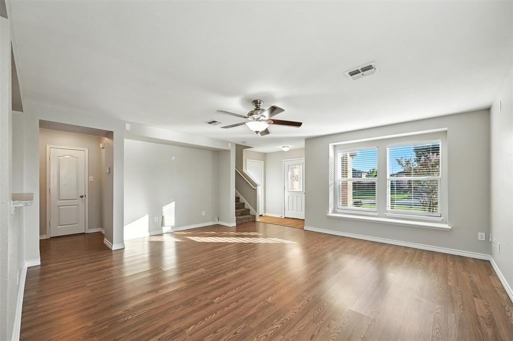 201 Dartmouth Dr - Photo 6 of 19