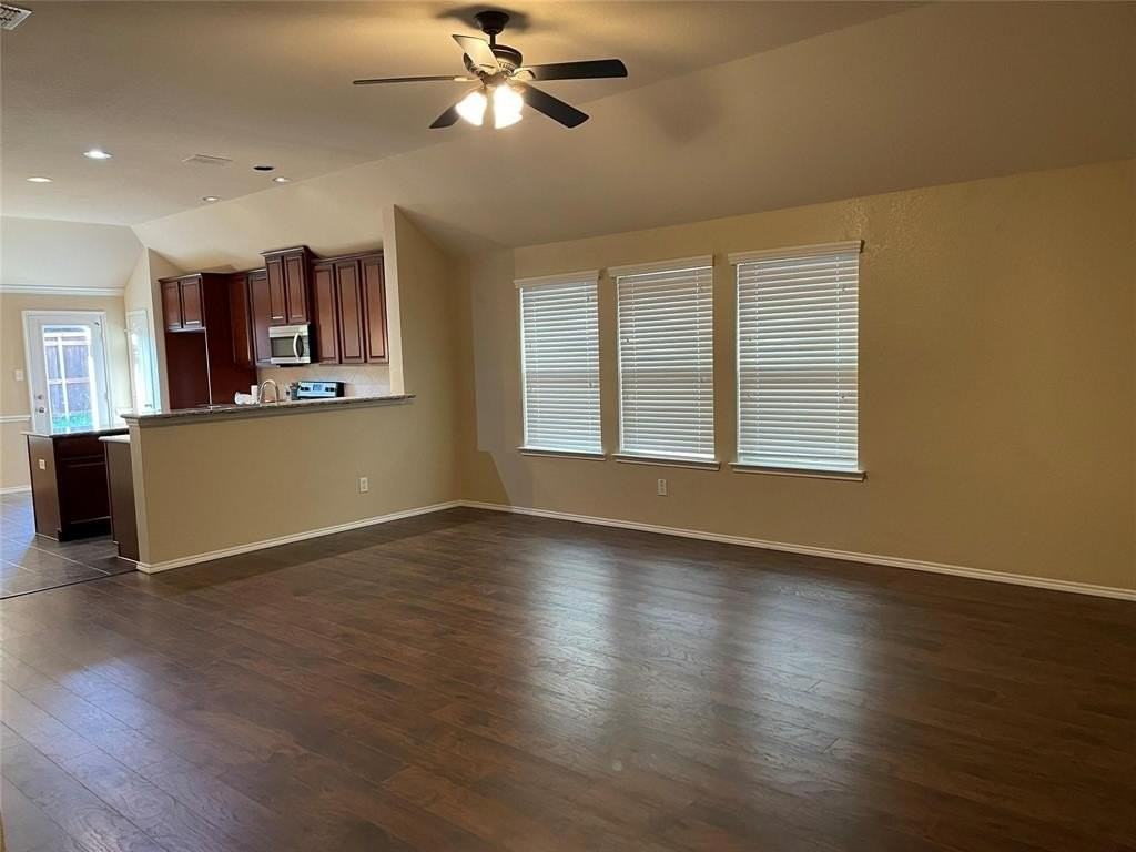 9320 Jerico Dr - Photo 3 of 24