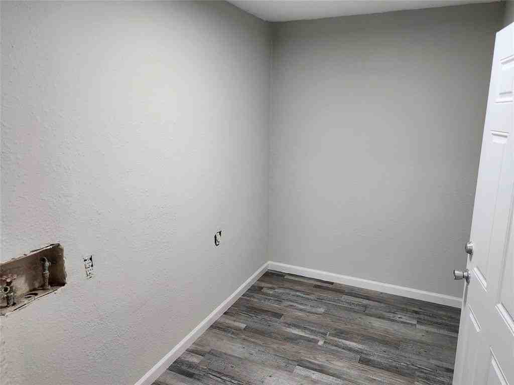 1104 Cottonwood Valley Rd - Photo 6 of 9