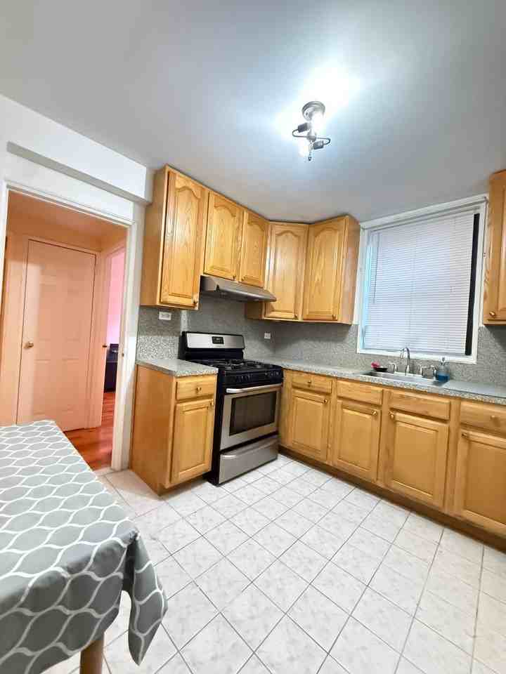 1580 E 18th St #2F - Photo 2 of 8