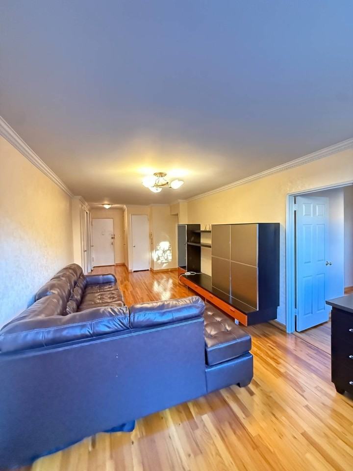 1580 E 18th St #2F - Photo 7 of 8