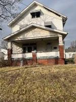 featured image of 673 W Summit St