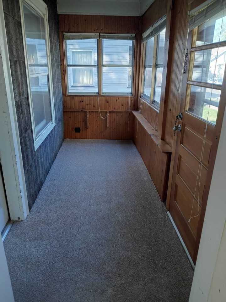 935 7th Street Southwest - Photo 3 of 9