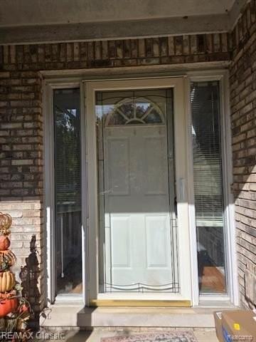 24655 Camille Dr - Photo 3 of 34