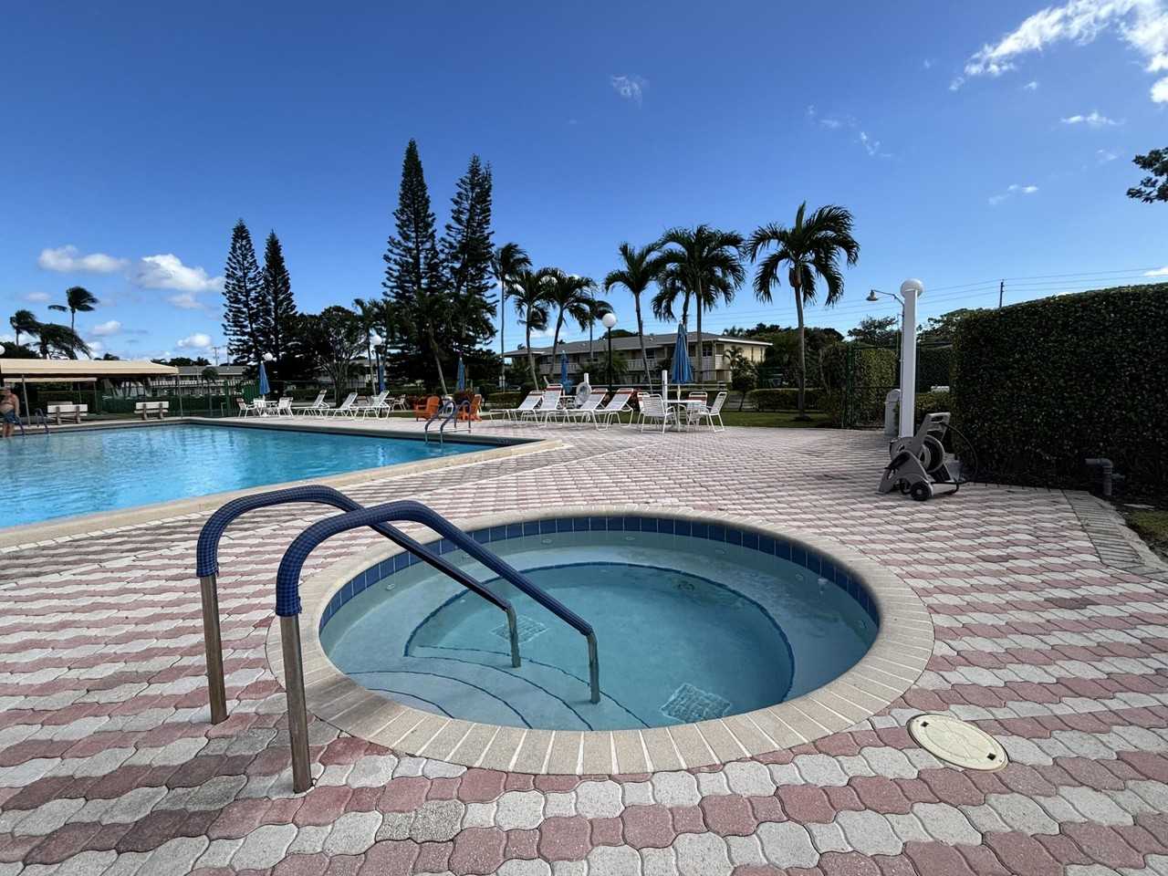 1120 Boxwood Dr #104 - Photo 3 of 16