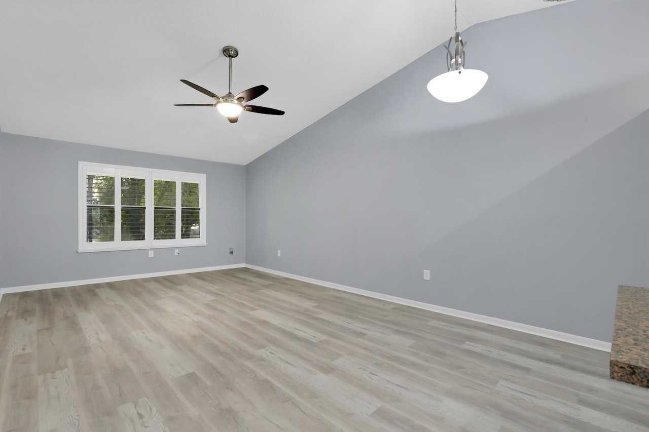 13105 Belhaven Ct #20 - Photo 3 of 21