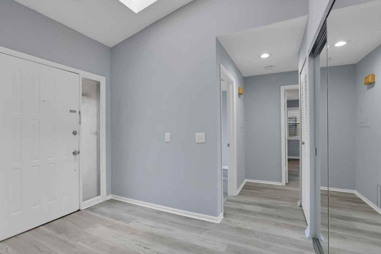 13105 Belhaven Ct #20 - Photo 4 of 21