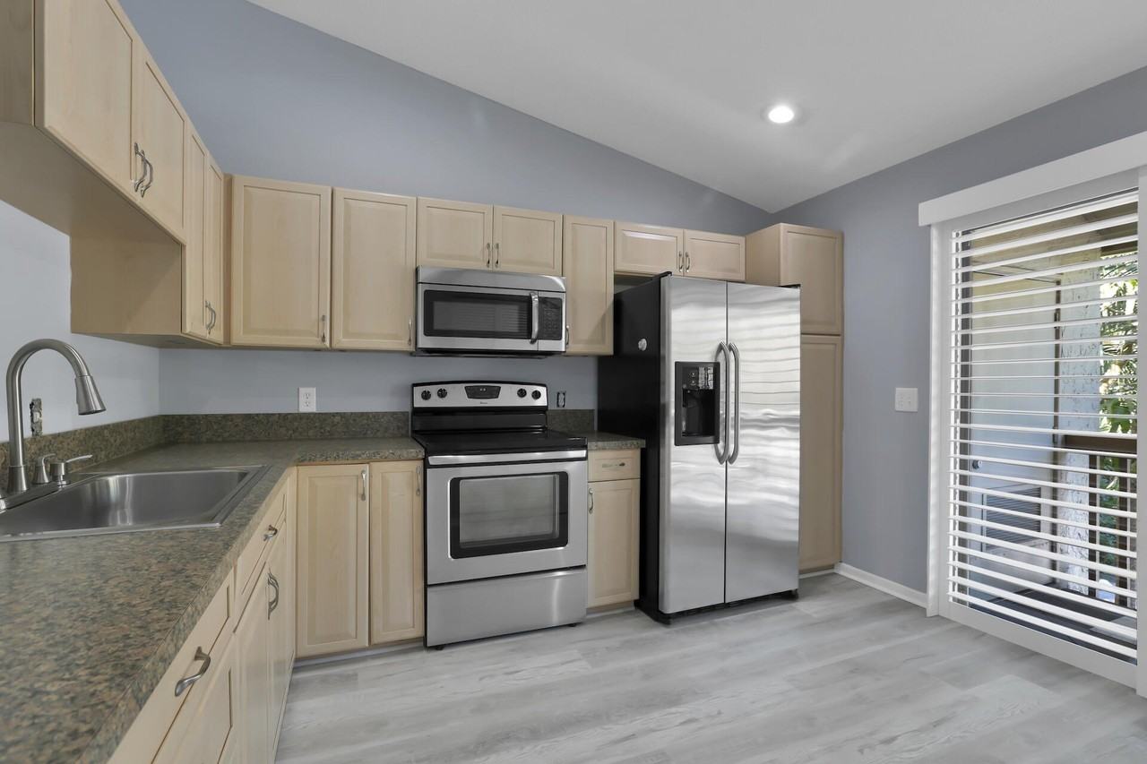 13105 Belhaven Ct #20 - Photo 5 of 21