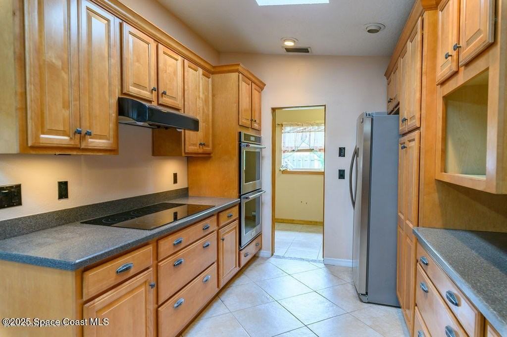 320 Pine Tree Dr - Photo 6 of 13