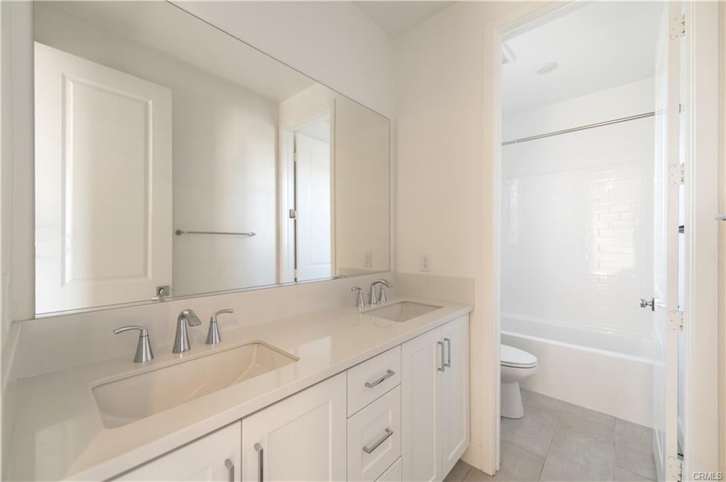 423 Flycatcher - Photo 7 of 8