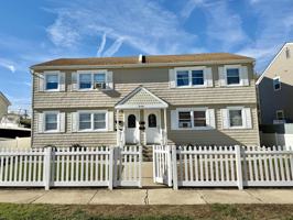 featured image of 646 N Dover Ave