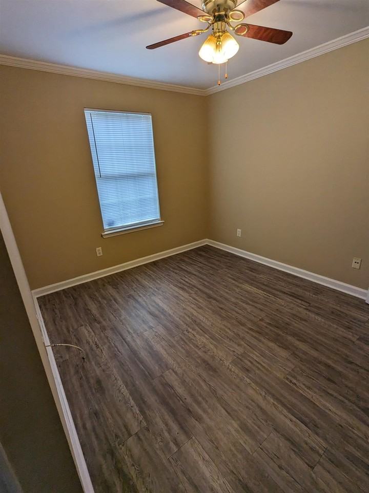 729 Wailes St - Photo 7 of 14