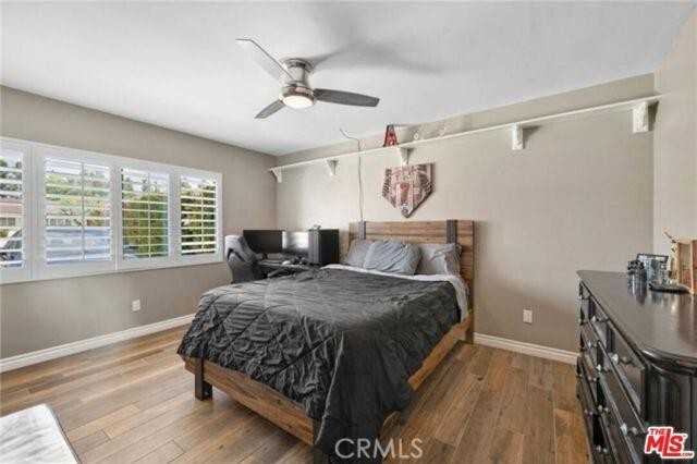 8204 Clemens Ave - Photo 2 of 8