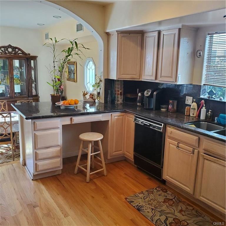 12944 Woodbridge St - Photo 7 of 8