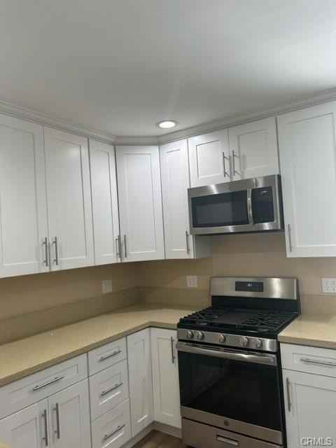 17257 Welby Way - Photo 4 of 8