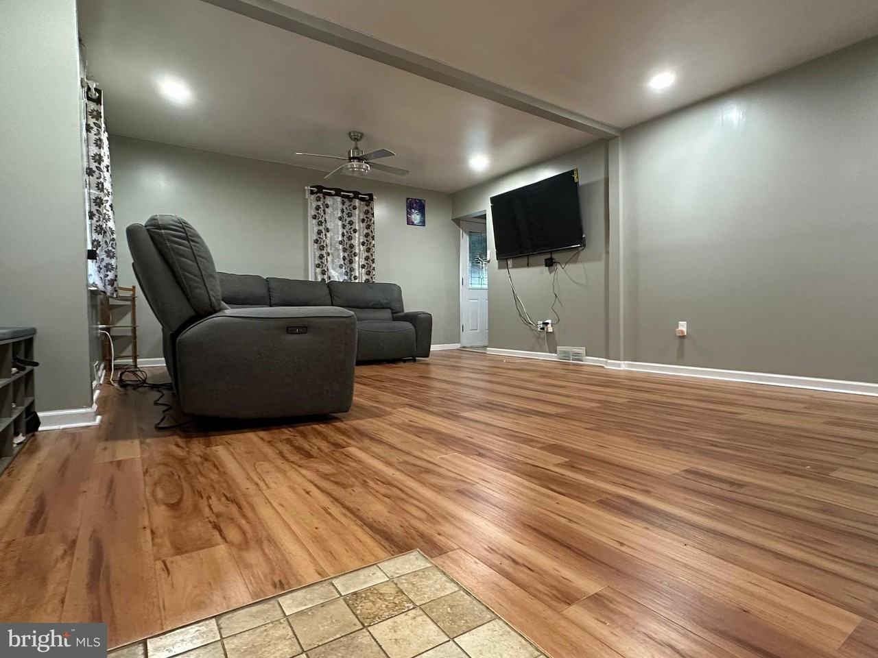 102 Philmar Ave - Photo 3 of 10