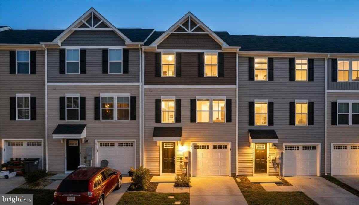 109 Lance Way - Photo 4 of 37